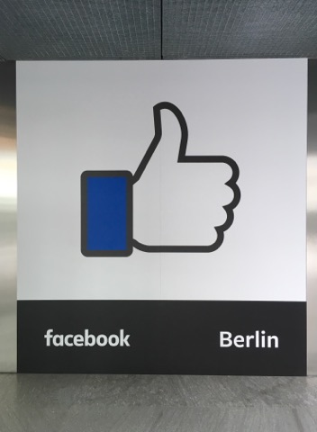 Facebook Christmas in Summer Berlin 01 Facebook Christmas in Summer Berlin 01